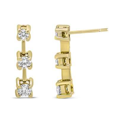 Pendientes de botón en oro amarillo de 14 quilates con diamantes redondos de 1/2 quilate en total, de tres piedras, en cascada lineal y con diseño de pasado, presente y futuro (color H-I, claridad SI1-SI2)