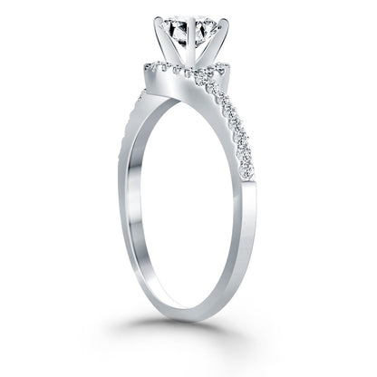 Anillo de compromiso con halo de diamantes en espiral de oro blanco de 14 quilates