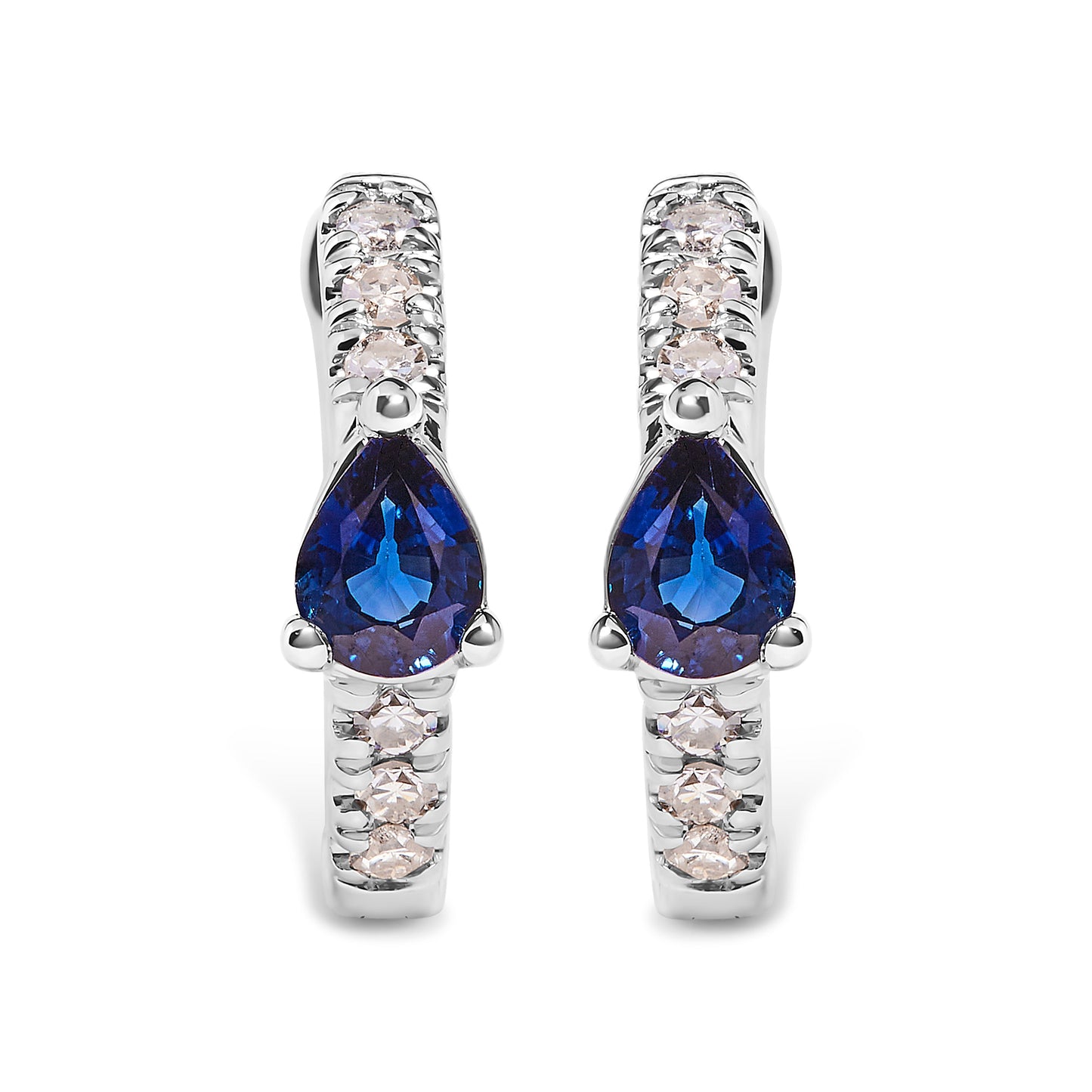 Pendientes de aro tipo huggie de zafiro azul con forma de pera de oro blanco de 10 qt y diamantes de 1/10 Cttw (color H-I, claridad I1-I2)