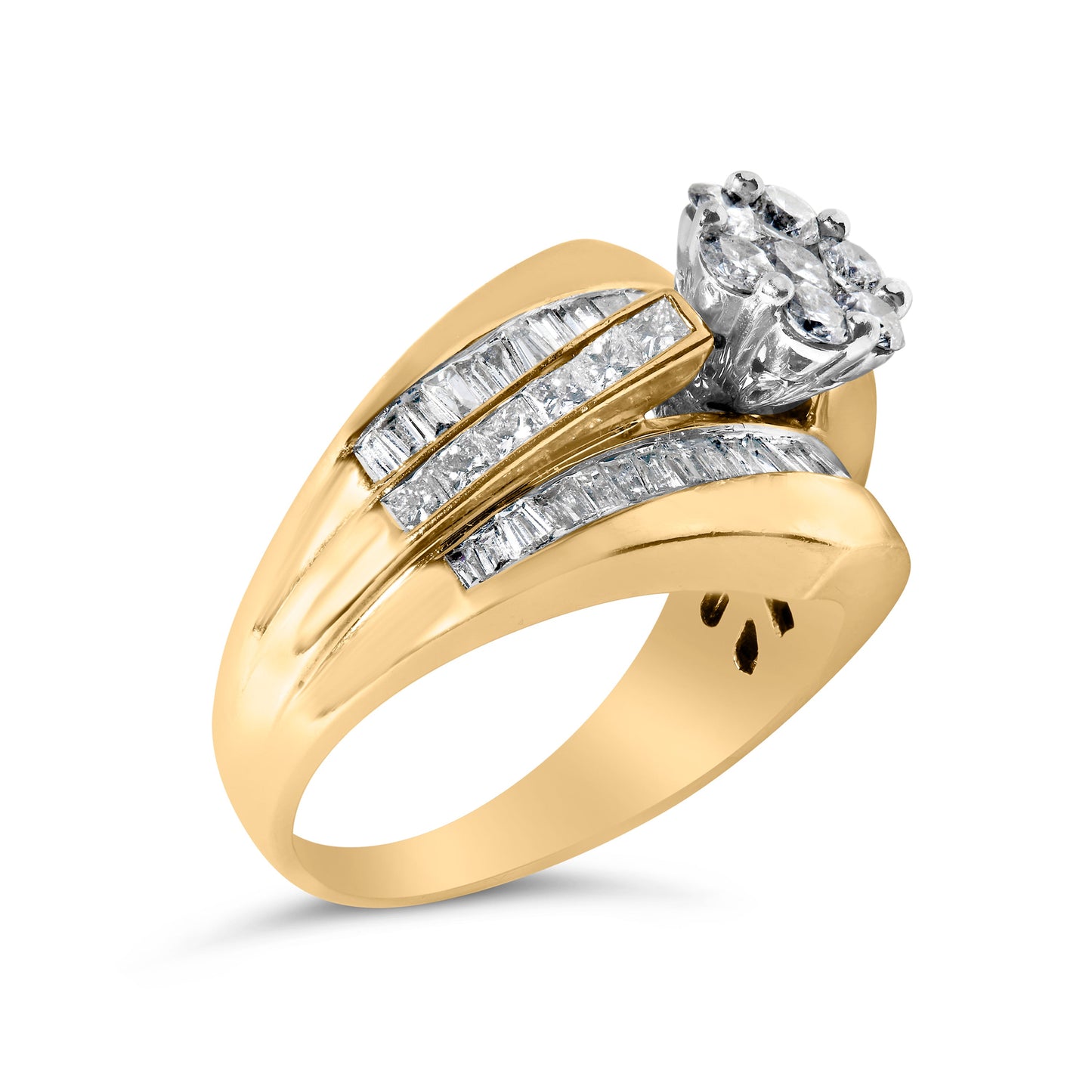 Anillo de compromiso de oro amarillo de 14 K con diamante en racimo y diseño de chevrón engastado en canal de 2-1/3 quilates (color H-I, claridad SI1-SI2) - Talla 7
