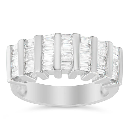 Anillo de boda unisex de moda multilínea estriado con canal vertical de diamante talla baguette de 1,0 Cttw en plata de ley .925 (color H-I, claridad I1-I2) - Talla 6-3/4