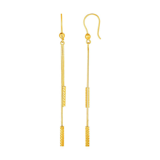 Aretes largos con barra texturizada en oro amarillo de 14k