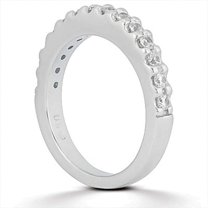 Anillo de boda de oro blanco de 14 quilates con diamantes de engaste compartido