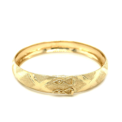 Pulsera de oro amarillo de 10k con diseño de diamante de doble textura