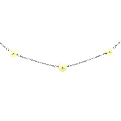 Collar de oro blanco de 14k con perlas blancas