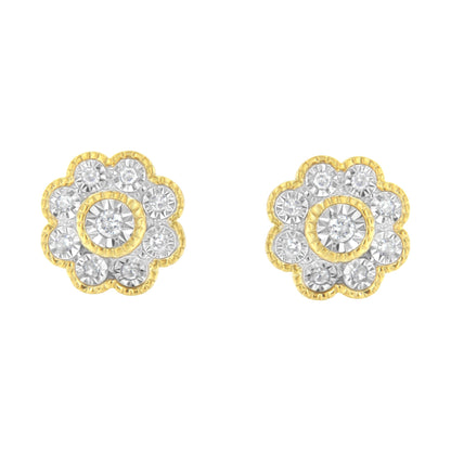Pendientes de botón florales de diamante engastados en placa milagrosa de 1/6 Cttw de plata de ley .925 chapada en oro amarillo de 14 quilates (color I-J, claridad I2-I3)