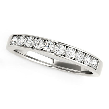 Anillo de boda clásico de oro blanco de 14k con diamantes (1/4 quilates en total)