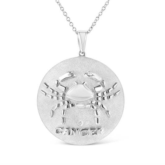 Collar con colgante de medallón de plata de ley .925 con diseño de zodiaco Cáncer y acento de diamante de 45,7 cm (color K-L, claridad I1-I2)