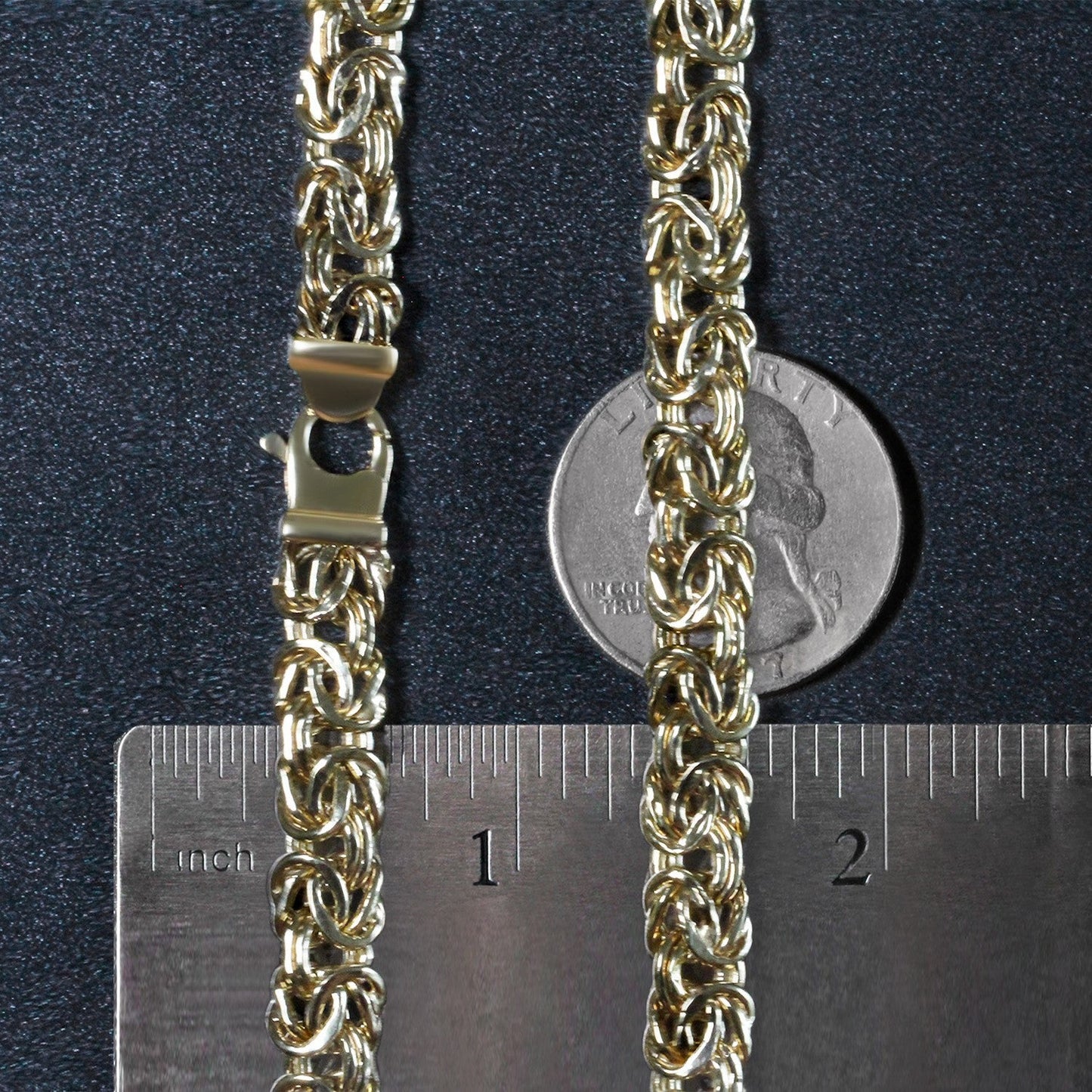 Gargantilla de cadena de oro amarillo de 14k con motivo bizantino