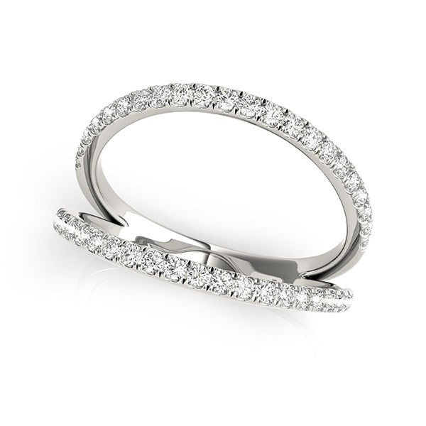Anillo de oro blanco de 14k con banda dividida de diamantes (1/4 quilate total)