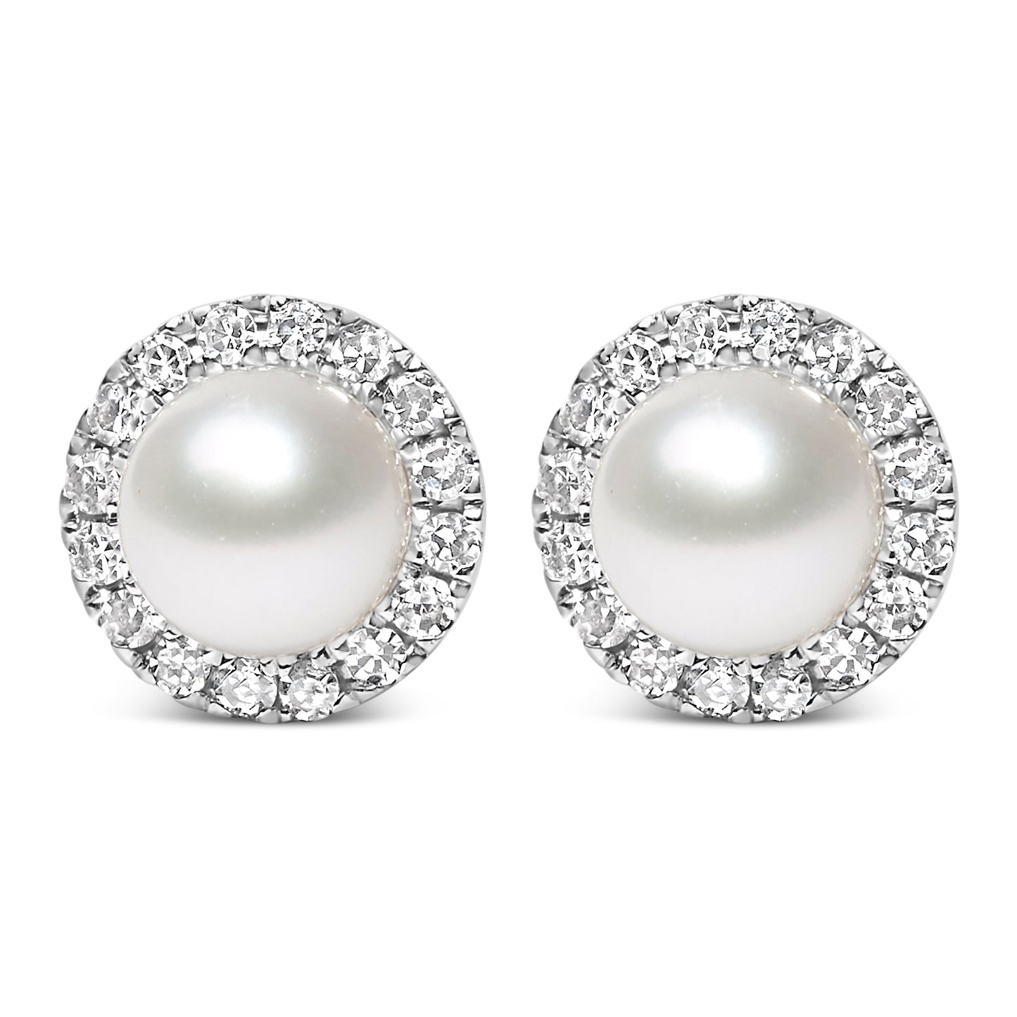 Pendientes de botón halo de oro blanco de 10K con perlas cultivadas de agua dulce de 4,5 mm y diamantes de 1/7 Cttw (color I-J, claridad I1-I2)