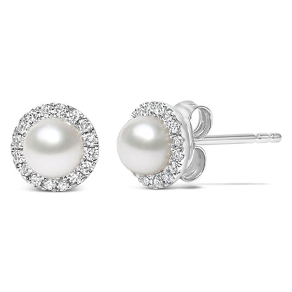 Pendientes de botón halo de oro blanco de 10K con perlas cultivadas de agua dulce de 4,5 mm y diamantes de 1/7 Cttw (color I-J, claridad I1-I2)