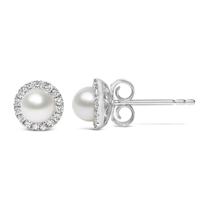 Pendientes de botón halo de oro blanco de 10K con perlas cultivadas de agua dulce de 4,5 mm y diamantes de 1/7 Cttw (color I-J, claridad I1-I2)