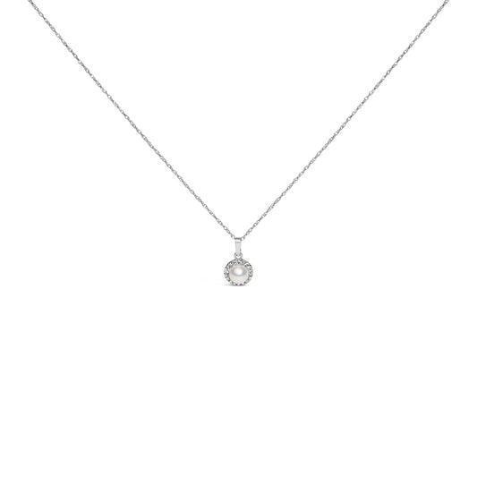 Collar con colgante de halo de oro blanco de 10 K con perla cultivada de 5 mm y acento de diamante