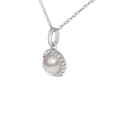 Collar con colgante de halo de oro blanco de 10 K con perla cultivada de 5 mm y acento de diamante