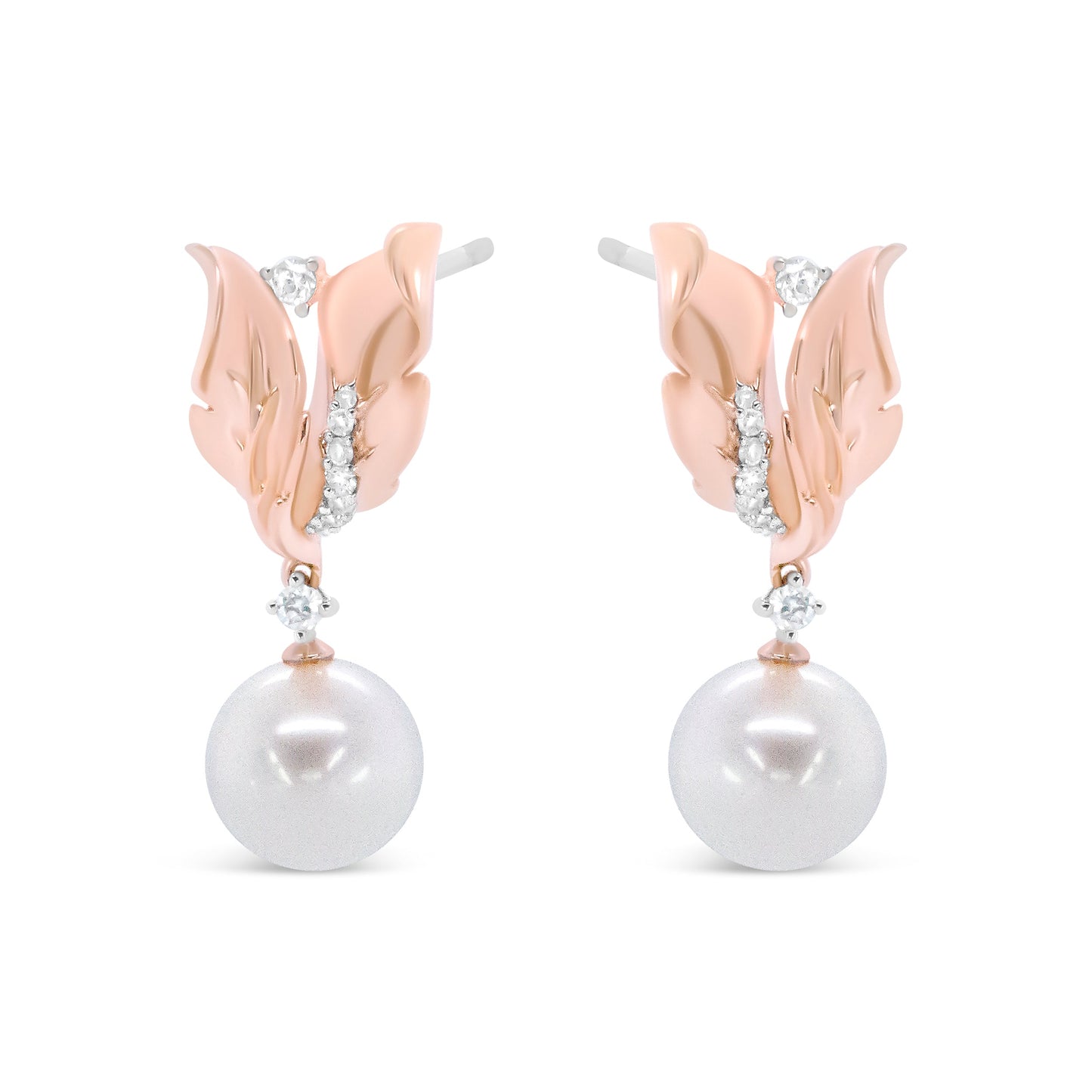 Pendientes de botón colgantes florales de oro rosa de 14K con diamantes redondos de 1/6 Cttw y perlas redondas de 8mm (color H-I, claridad I1-I2)