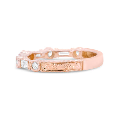 Anillo de boda de oro rosa de 14 quilates con diamantes baguette y redondos de 0.37 ct. (color H-I, claridad VS1-VS2) - Talla 6.75