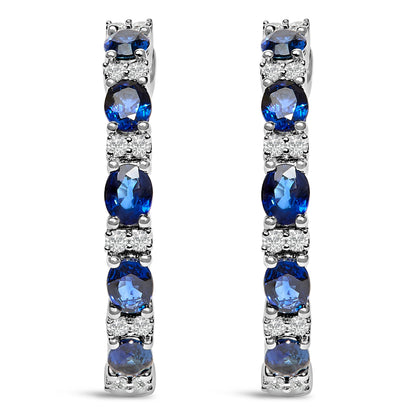 Pendientes de aro alternos de oro blanco de 14 quilates con zafiro azul ovalado de 4x3 mm y diamante de 1/4 Cttw (color I-J, claridad SI2-I1)