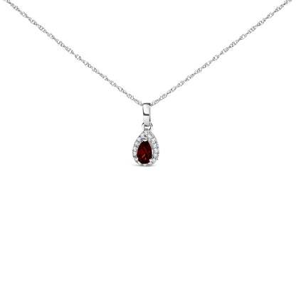 Colgante de oro blanco de 10K con esmeralda verde de 5x3 mm y diamantes en forma de pera, con halo, de 18" (color I-J, claridad I1-I2)