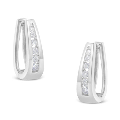 Pendientes de aro de oro blanco de 14k con diamantes de talla redonda brillante engastados en carril de 1/4 Cttw (color I-J, claridad I2-I3)