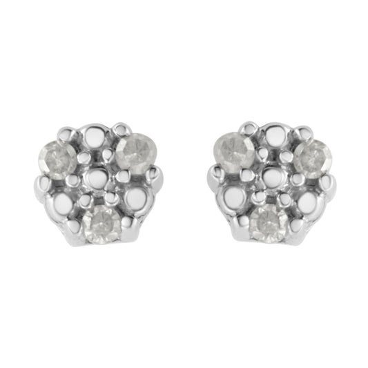 Pendientes de tuerca de plata esterlina .925 con 1/10 cttw de diamantes redondos en engaste de garra (Color I-J, Claridad I3)