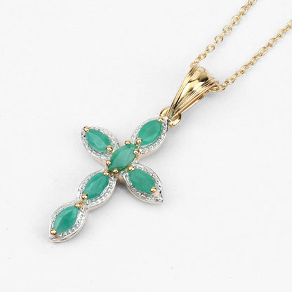 Colgante de plata de ley .925 con baño de oro amarillo de 18K y esmeralda natural de 0.84 quilates