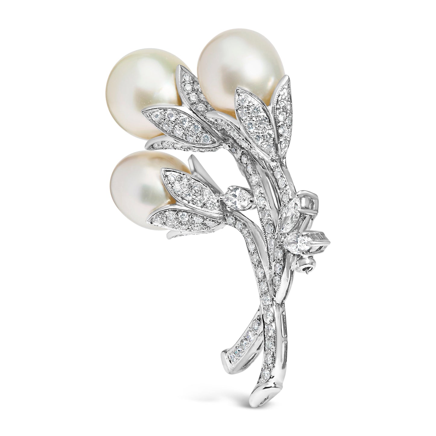 Broche con diseño floral de diamantes y perlas de los Mares del Sur, oro blanco de 18K y 2 1/5 Cttw (color G-H, claridad VS1-VS2)