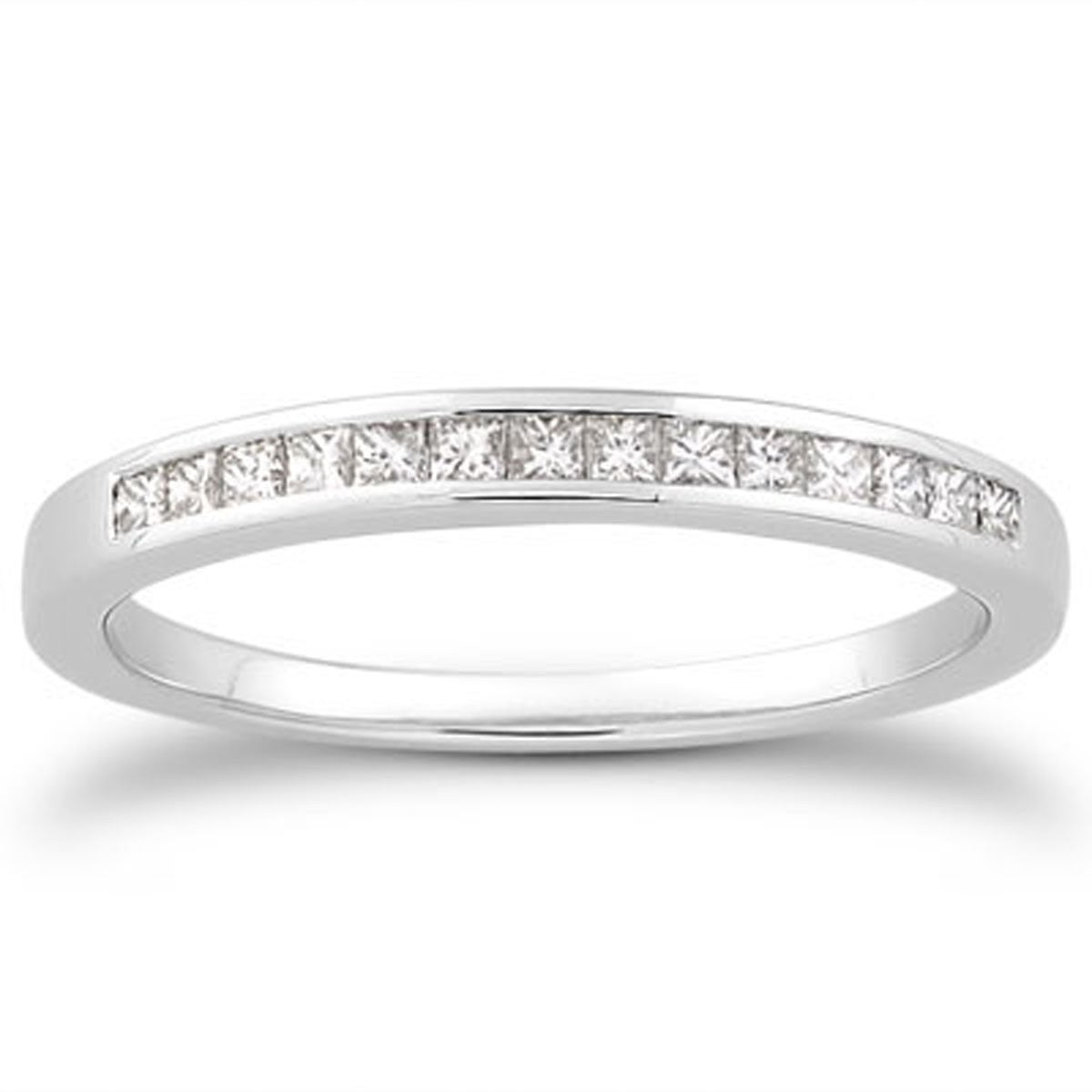 Anillo de boda de oro blanco de 14k con diamantes princesa engastados en canal