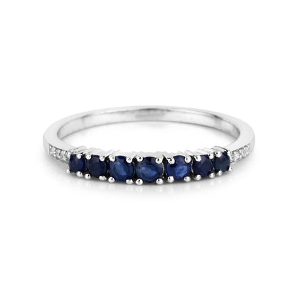 Anillo de oro blanco de 14 quilates con zafiro azul genuino de 0,45 quilates y diamantes blancos