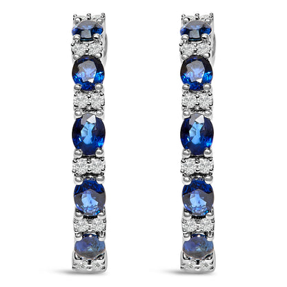 Pendientes de aro alternos de oro blanco de 14 quilates con zafiro azul ovalado de 4x3 mm y diamante de 1/4 Cttw (color I-J, claridad SI2-I1)