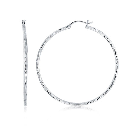 Pendientes de aro de oro blanco de 14k con corte de diamante (4.45 cm de diámetro)