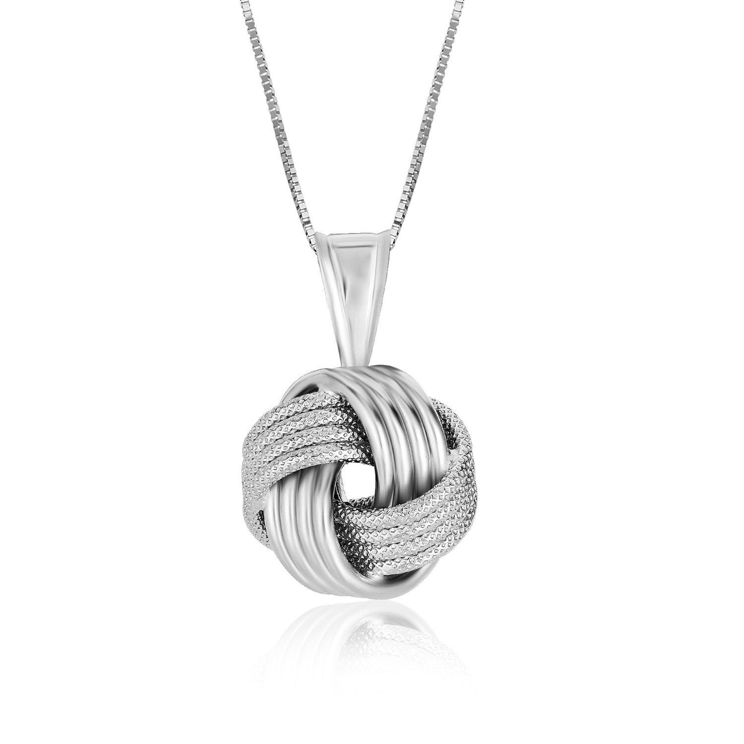 Colgante de plata de ley con un diseño de nudo de amor texturizado con surcos