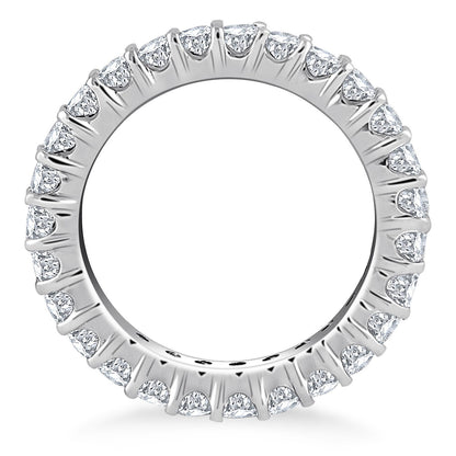 Anillo de eternidad de oro blanco de 14k con diamantes redondos y montadura de garra común