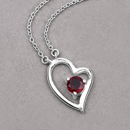 Collar de plata de ley .925 con granate auténtico de 0,60 quilates