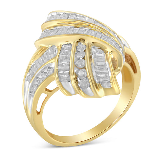 Anillo de declaración de nudo de diamantes redondos y baguette de 1,0 Cttw (Color I-J, Claridad I2-I3) en plata esterlina .925 chapada en oro amarillo de 10K - Talla 6