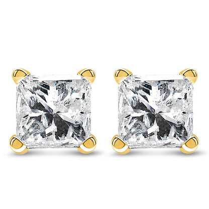 Pendientes de botón solitarios con diamantes de talla princesa de 1/3 Cttw en oro amarillo de 14k con engaste de 4 puntas, certificados por IGI (color Q-R, claridad I1-I2)