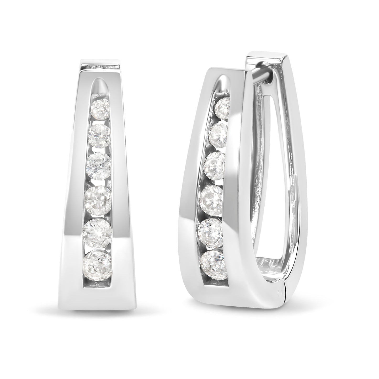 Pendientes de aro de oro blanco de 14k con diamantes de talla redonda brillante engastados en carril de 1/4 Cttw (color I-J, claridad I2-I3)