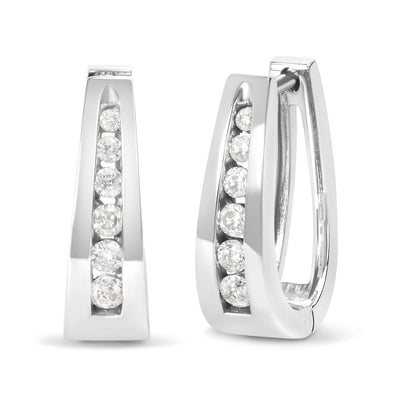 Pendientes de aro de oro blanco de 14k con diamantes de talla redonda brillante engastados en carril de 1/4 Cttw (color I-J, claridad I2-I3)
