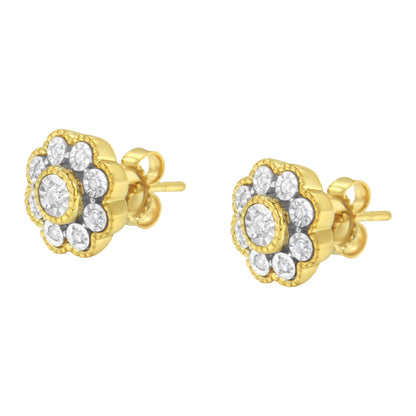 Pendientes de botón florales de diamante engastados en placa milagrosa de 1/6 Cttw de plata de ley .925 chapada en oro amarillo de 14 quilates (color I-J, claridad I2-I3)