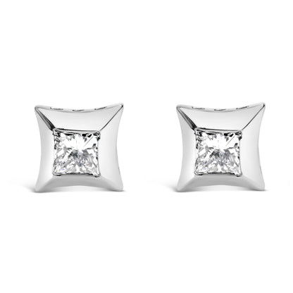 Pendientes de tuerca de oro blanco de 10K con diamantes de talla princesa de 1/2 quilate engarzados invisibles (color H-I, claridad SI2-I1)