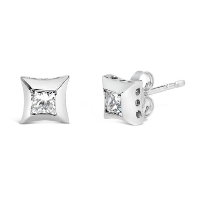 Pendientes de tuerca de oro blanco de 10K con diamantes de talla princesa de 1/2 quilate engarzados invisibles (color H-I, claridad SI2-I1)