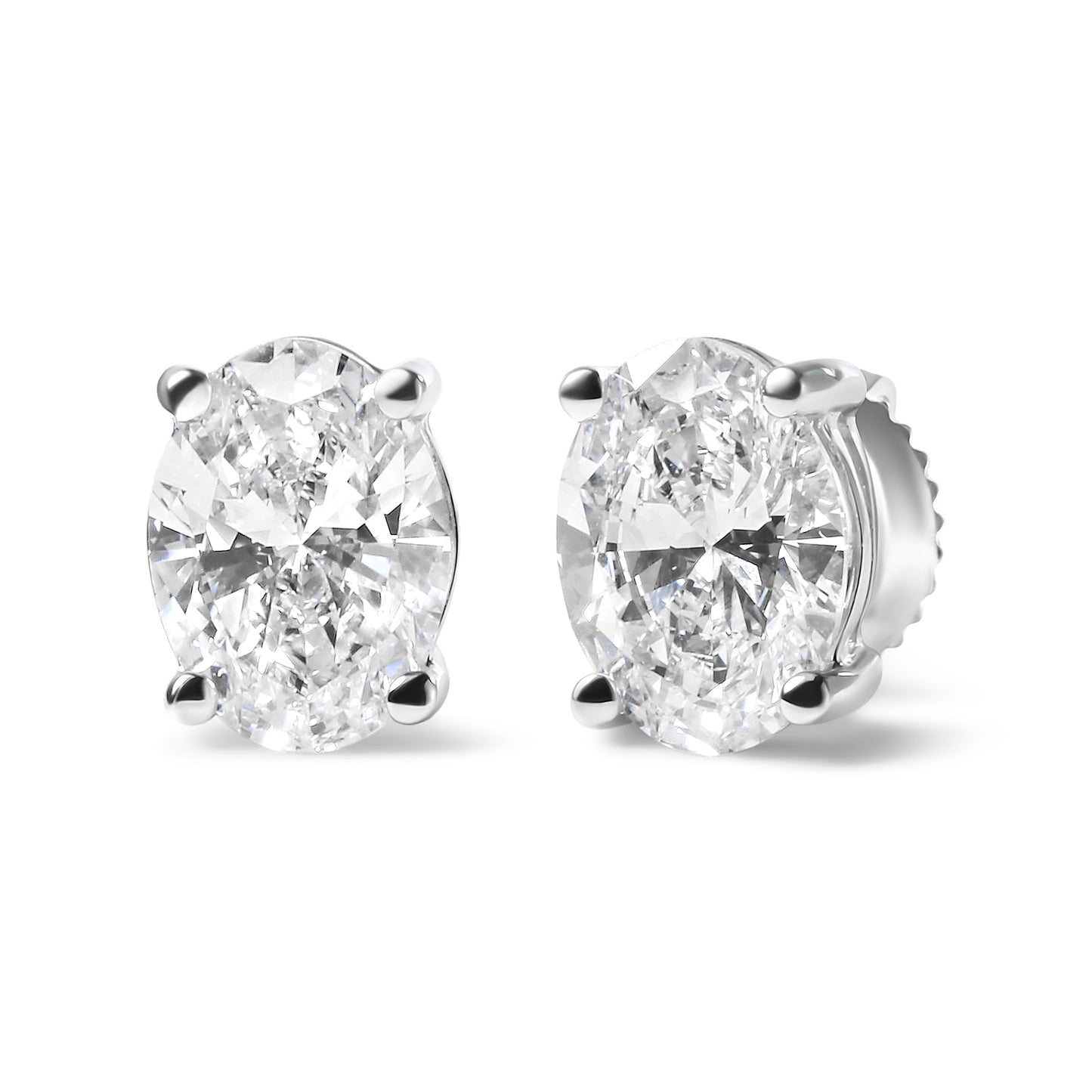 Pendientes solitario de diamante cultivado en laboratorio de oro blanco de 14K con forma ovalada de 3/4 Cttw (color F-G, claridad VS1-VS2)