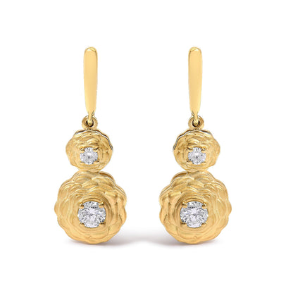 Pendientes colgantes con acabado mate de plata de ley bañada en oro amarillo de 14 quilates con diamantes cultivados en laboratorio de 0,5 quilates.