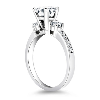 Anillo de compromiso de oro blanco de 14 quilates con tres piedras y banda de diamantes