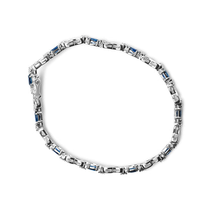 Pulsera de eslabones en "X" de oro blanco de 10K con zafiro ovalado de 5x4mm y diamantes de 1/10 Cttw engarzados en garra - Talla 7" (Color H-I, Claridad SI1-SI2)