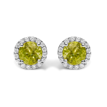 Pendientes de oro blanco de 10K con amatista morada y halo de diamantes de 1/6 Cttw