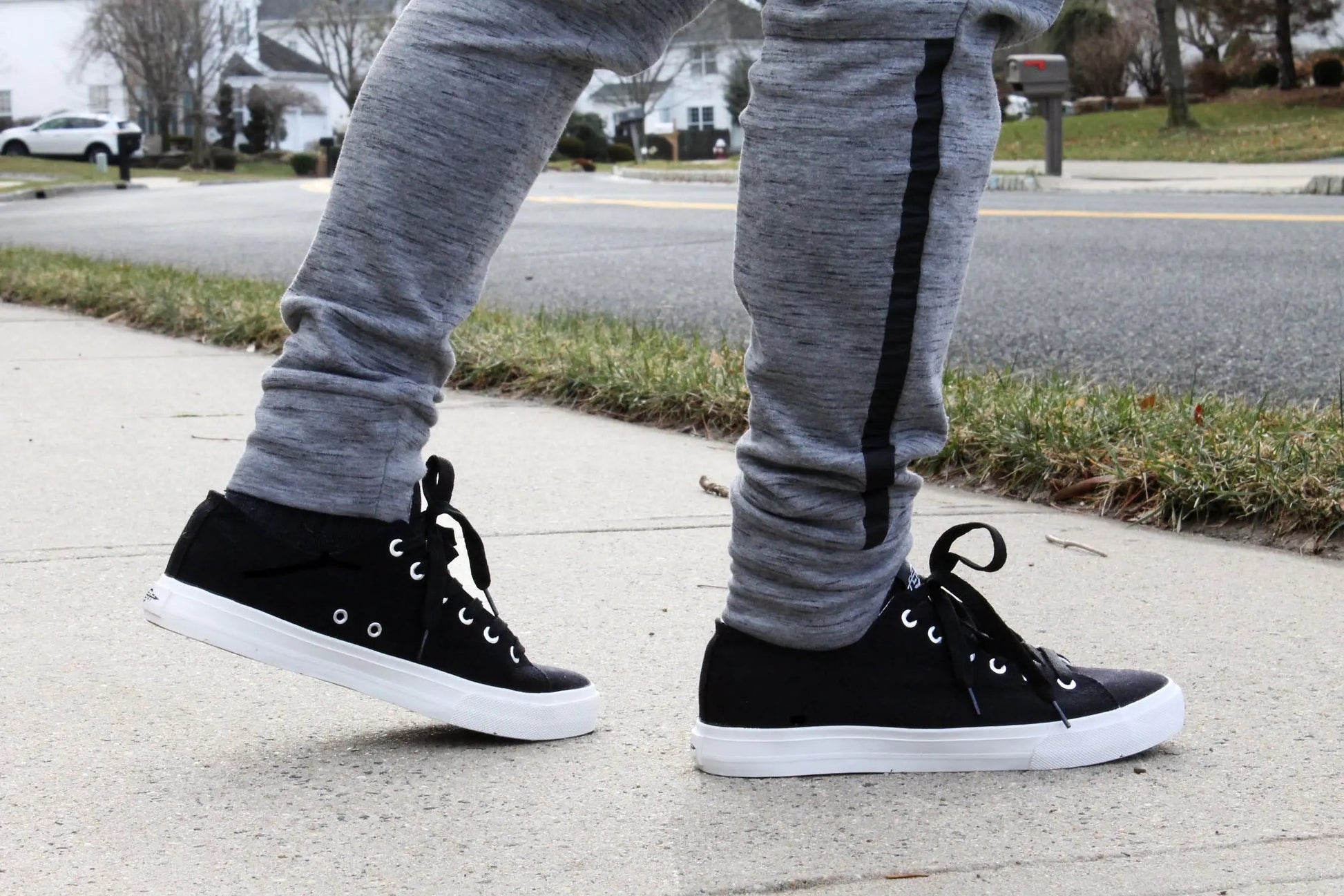 Retro Black/White Canvas Sneakers Unisex Size - Cushioned Insole - My Men's Shop