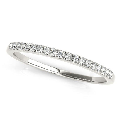 Anillo de boda de oro blanco de 14k con diamantes engastados en pavé festoneado (1/8 quilates de peso total)
