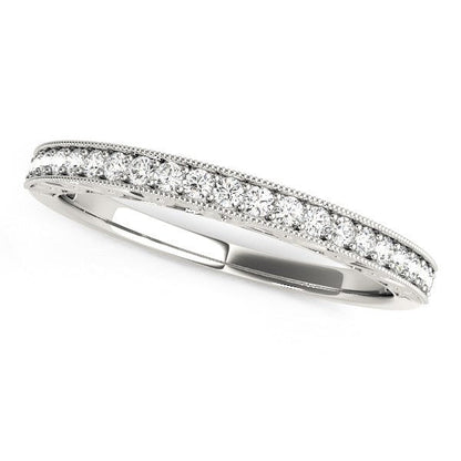 Alianza de boda redonda de oro blanco de 14 quilates con borde milgrain y diamantes (1/6 quilates en total)
