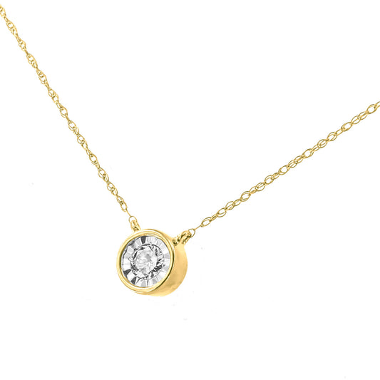 Collar con colgante solitario moderno de oro amarillo de 10K y 1/4 Cttw con diamante de talla brillante redonda engastado en bisel (color J-K, claridad I2-I3) - 16" con extensor de 2"